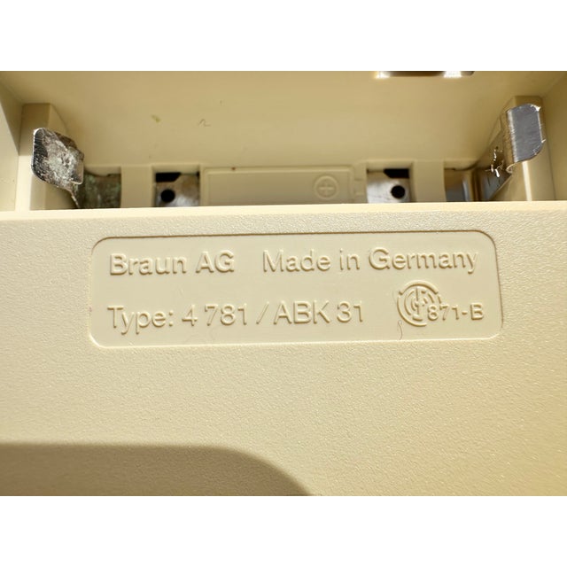 1980s Quartz Wall Clock Type Abk 31 No. 4781 in Plastic by Dietrich Lubs for Braun Ag, Germany, 1980s For Sale - Image 5 of 9