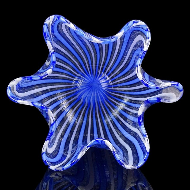 Vintage Murano Venini Bianconi Blue White Filigrana Ribbons Italian Art Glass Decorative Fazzoletto Vase For Sale In Orlando - Image 6 of 6