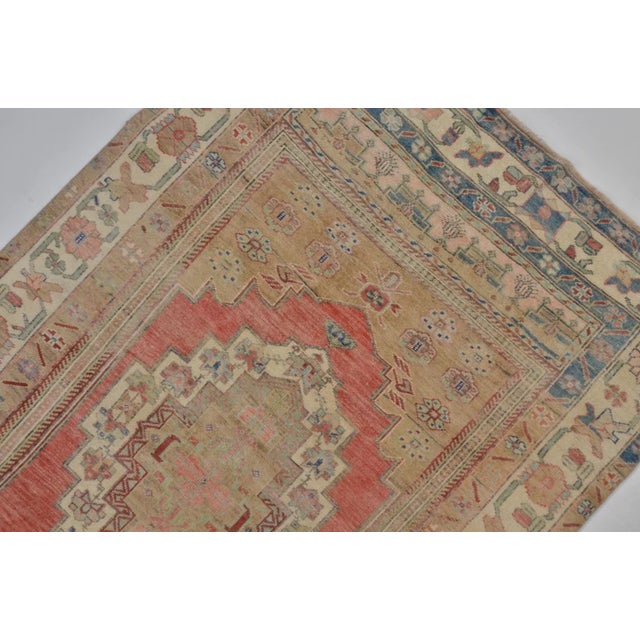 Vintage Handwoven Oushak With Faded Botanical Medallion Rug For Sale In Phoenix - Image 6 of 10