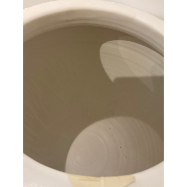 2020s Global Views Modern Matte White Greek Key Villa Urn For Sale - Image 5 of 5