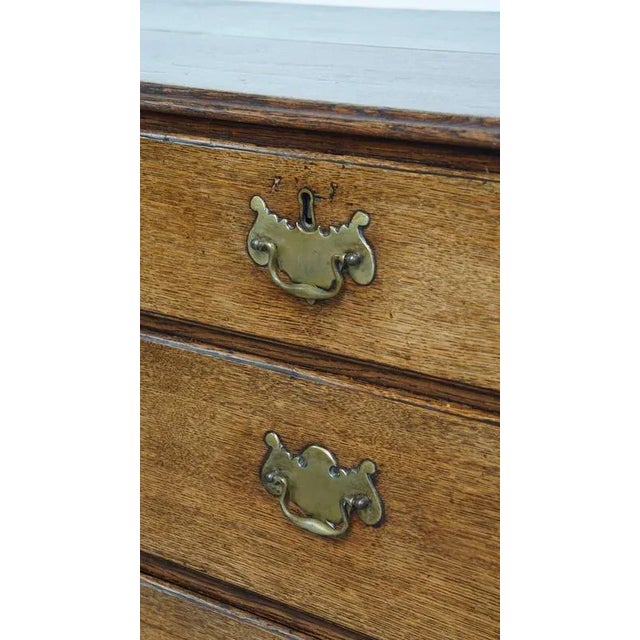 English Chest of Drawers in Oak with Original Details For Sale - Image 10 of 16