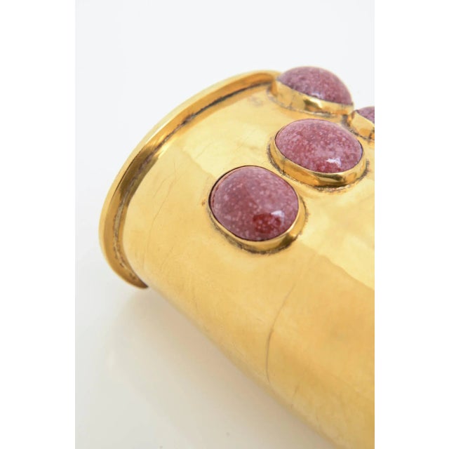 Vintage Signed Mary McFadden Brass, Agate Stone and Lapis Lazuli Wide Cuff Bracelet Rare For Sale - Image 9 of 15