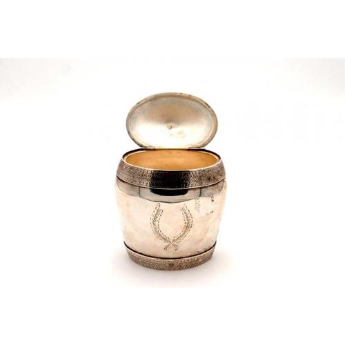 Silver Silver Tea Box with Reliefs and Knob on the Lid For Sale - Image 8 of 8