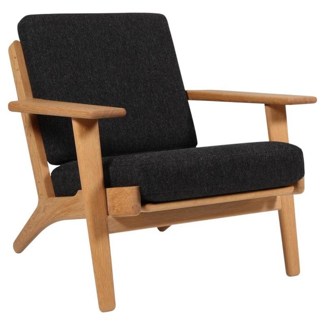 Lounge Chair Model 290 with Soap Treated Oak attributed to Hans J. Wegner for Getama, Denmark, 1970s For Sale - Image 8 of 8