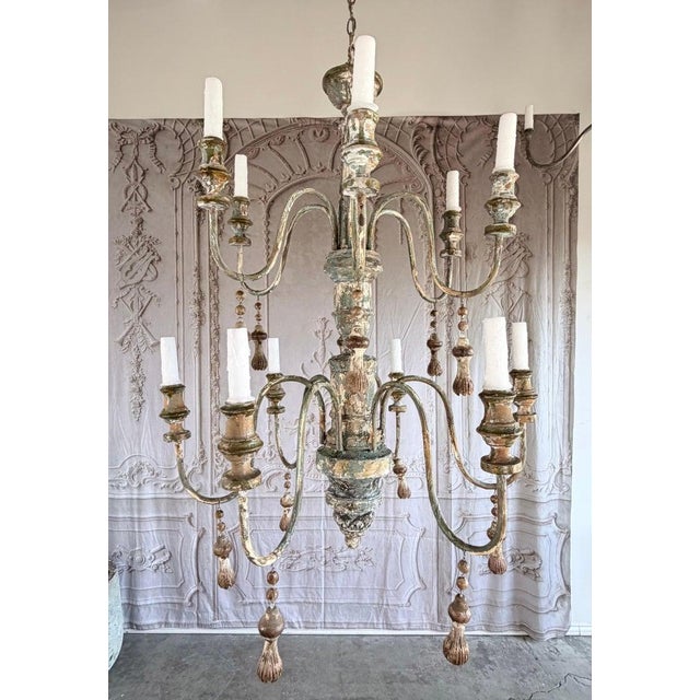 Mid 20th Century Mid 20th Century Mediteranean Style Italian Painted & Parcel Gilt Wood 12-Light Chandelier For Sale - Image 5 of 7