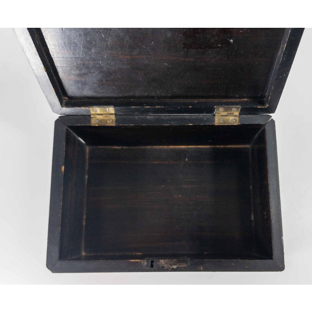 19th Century Continental European Rosewood Veneer Box With Needlepoint, French or German For Sale - Image 14 of 15