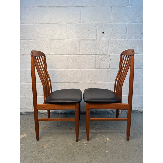 Mid 20th Century Set of Six Mid-Century Slatted Teak Dining Chairs by Benny Linden For Sale - Image 5 of 18