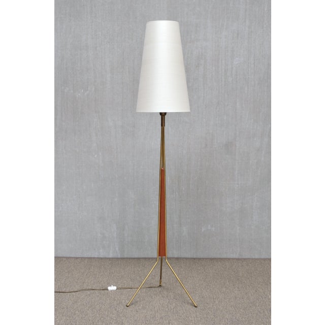 1950s Brass and Teak Tripod Floor Lamp from Möllers Armatur Eskilstuna, Sweden, Late 1950s For Sale - Image 5 of 10