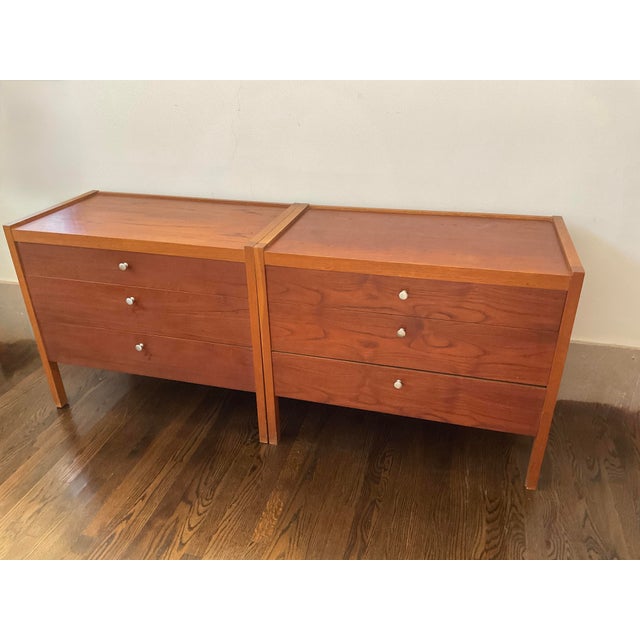 Brown Pair of MCM Chests/Nightstands in the Manner of Florence Knoll For Sale - Image 8 of 18