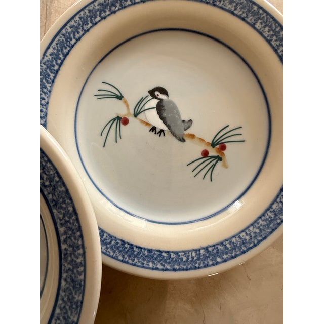 Cornflower Blue Vintage Hartstone Usa Restaurant Ware Plates – Set of 4 – 7.75 Inch Heavy Pottery – Hand Decorated Bird Motif For Sale - Image 8 of 9