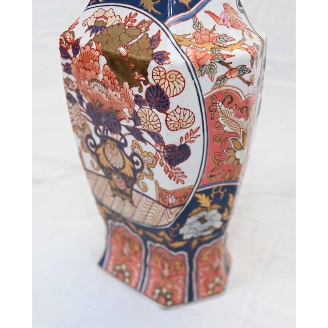 2000 - 2009 19th Century Japanease Imari Vases Porcelain Urns, Set of 2 For Sale - Image 5 of 6