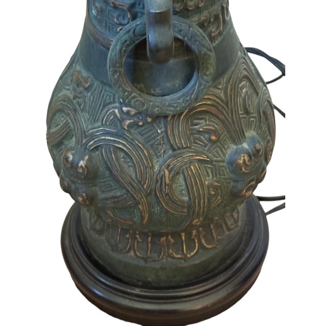 1960s Mid-Century James Mont Style American Chinese Archaic Form Bronze Lamp For Sale - Image 5 of 9