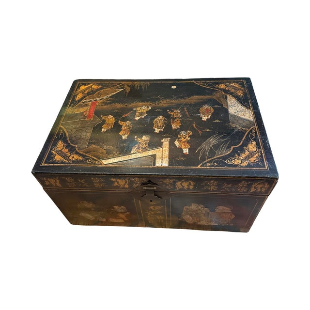 Chinoiserie Vintage Black Chinese Lacquered Wood Blanket Chest With Hand-Painted Figural Scenes. For Sale - Image 3 of 8