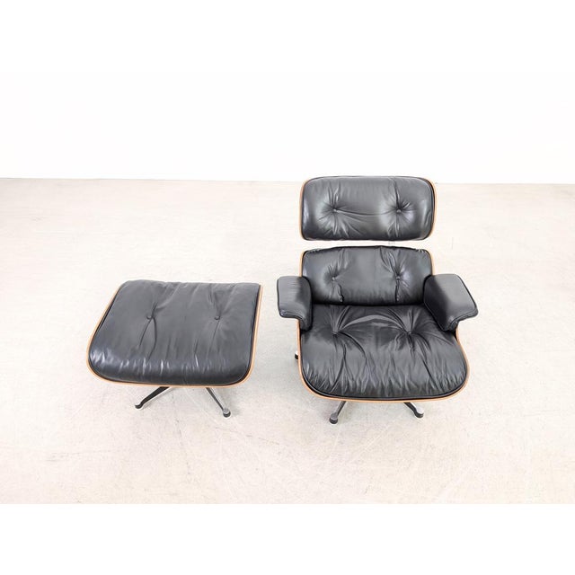 Set of Lounge Chair and Ottoman in Palisander by Charles and Ray Eames for Herman Miller For Sale - Image 10 of 18