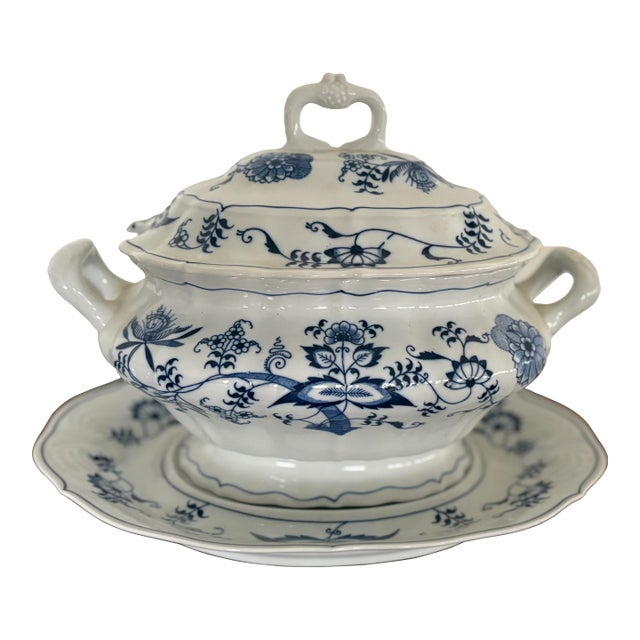 Mid 20th Century Meissen Blue Danube Soup Tureen With Underplate For Sale