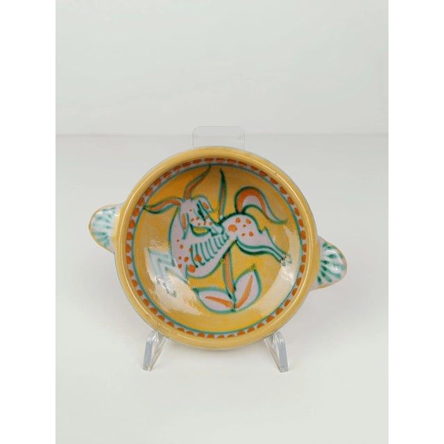 We offer you two splendid bowls with small handles made between the 30s and 50s in the important ceramic center of Vietri,...