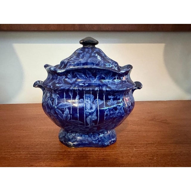 Staffordshire 18th Century Staffordshire Flow Blue Transferware Sugar Bowl & Lid Enoch Wood Cupid Design With Make Do Handle For Sale - Image 4 of 13