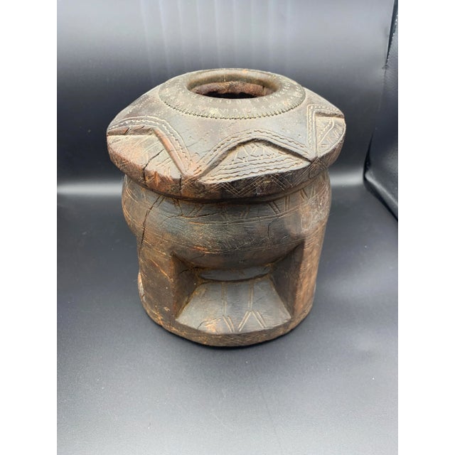 19th Century Antique Middle Eastern Bedouin Mihbaj Wood Mortar For Sale - Image 12 of 12