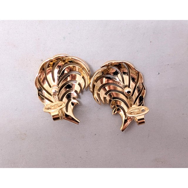 Gold Vintage 1960 Signed Crown Trifari Goldtone Clear Rhinestone Feather Ad Piece Clip Earrings-2 Pieces For Sale - Image 8 of 8