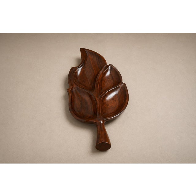 1960s Brazilian Rosewood Leaf-Form Serving Tray / Sculptural Organic Modern Hand-Carved Tray / Mid-Century Decorative Serving Piece For Sale In New York - Image 6 of 12
