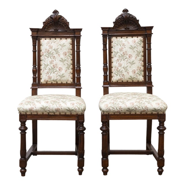 Set of Late 19th Century Walnut Chairs, 1890s For Sale