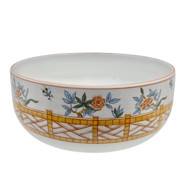 Chinese fence rare Tiffany & Co. bowl. This bowl can be used as a centerpiece bowl or serving. Stamped underside.