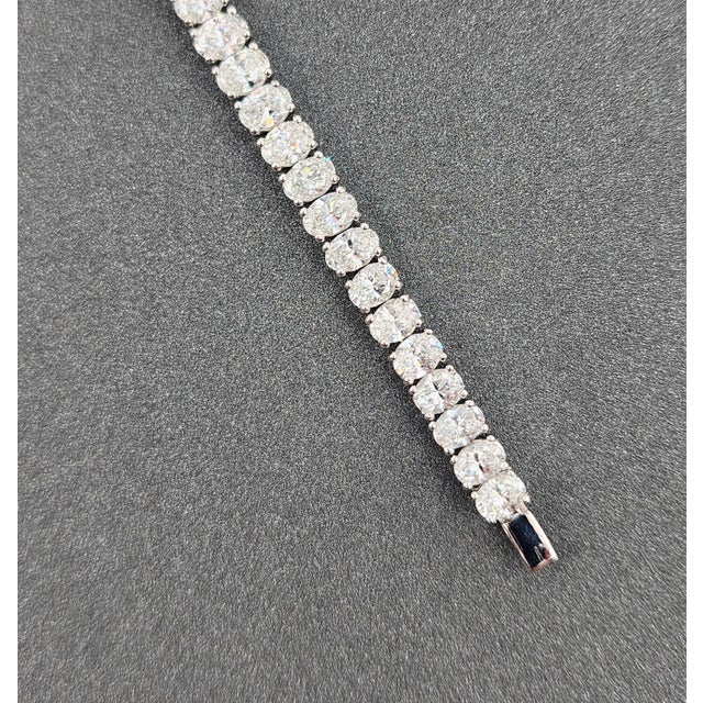 Early 21st Century 12.15 Ct Oval Cut Diamond Tennis Bracelet For Sale - Image 5 of 8