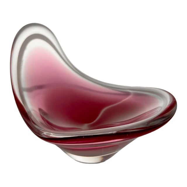 Mid-Century Modern Pair of Signed 1957 Paul Kedelv Swedish Cranberry Colored Art Glass by Flygsfors in Coquille (Seashell) Style For Sale - Image 3 of 5