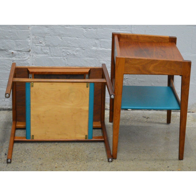 1960s Jens Risom Design Walnut Wood Leather Side End Tables a Pair 2 For Sale In Cincinnati - Image 6 of 16