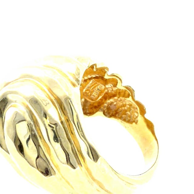 Henry Dunay 18k Gold Hammered Swirl Sculptural Dome Ring, Circa 1980's, Size 5.25 For Sale In Las Vegas - Image 6 of 7