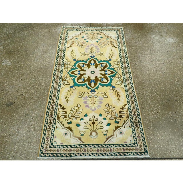 Vintage Persian Hamadan Rug – Size: 2' 7" X 4' 11" For Sale - Image 4 of 10
