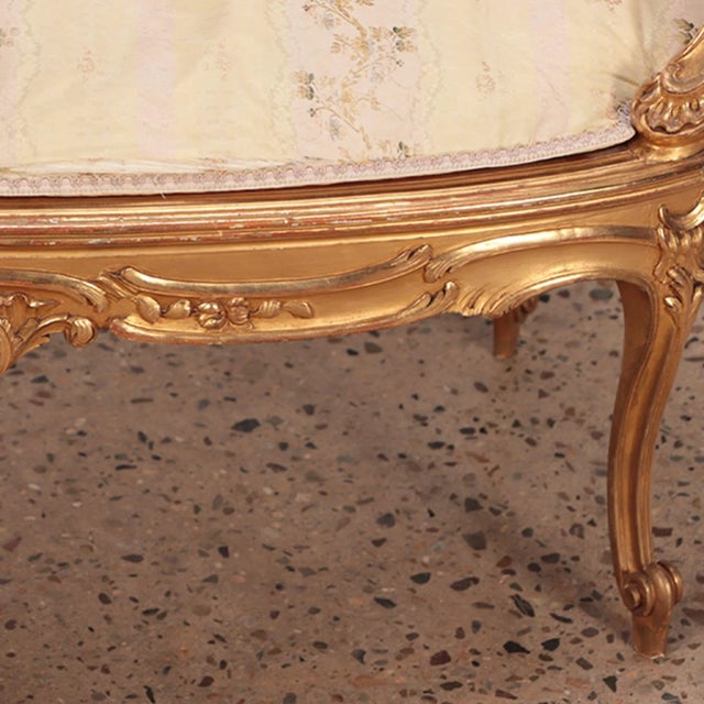 A Giltwood and Carved French Louis XV Style Settee. Circa 1900 For Sale - Image 4 of 9
