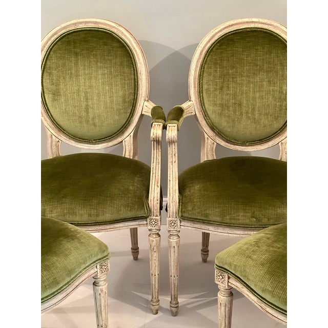 French Set of Four Baker Louis XVI Painted Salon Chairs in Scalamandré Upcountry Velvet For Sale - Image 3 of 12