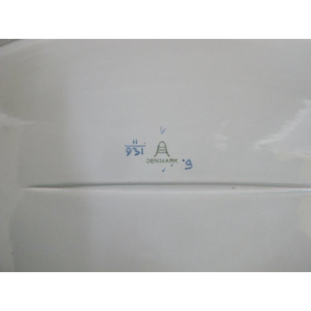 Mid 20th Century Traditional Royal Copenhagen Aluminia Faience Tranquebar Blue 931 Oval 19" Serving Platter For Sale In Portland, OR - Image 6 of 6