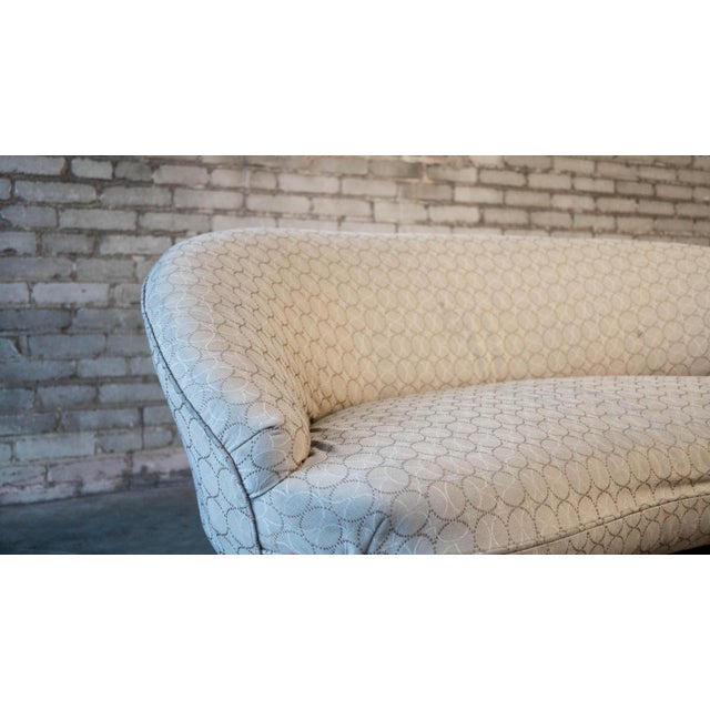 Tan 1950s Vladimir Kagan for Kagan-Dreyfuss Inc Walnut Sofa For Sale - Image 8 of 17