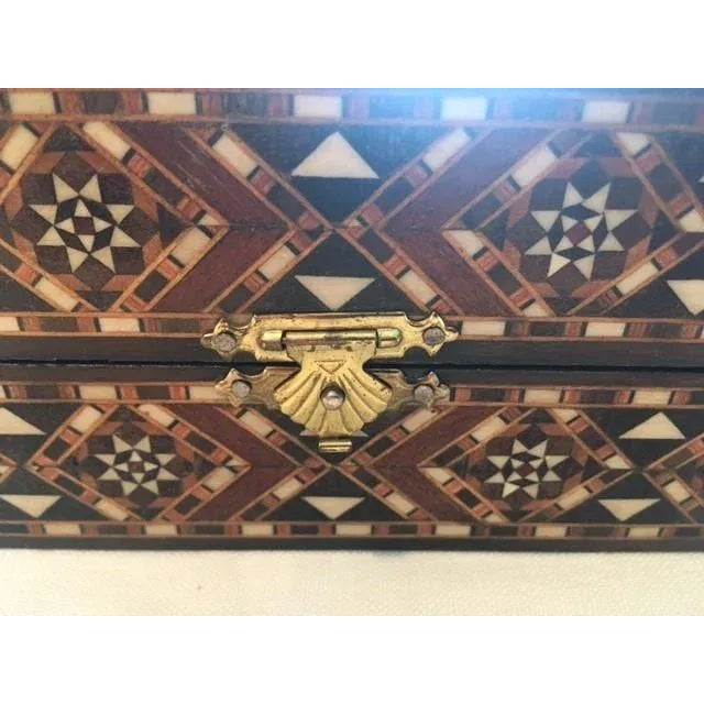 Brown Vintage 1970s Moroccan Inlaid Mosaic Inlaid Backgammon and Chess Box For Sale - Image 8 of 13