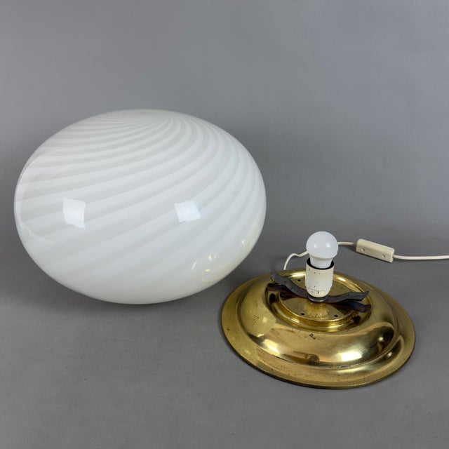 1970s Large Vintage Sphere Table Lamp with Swirl Murano Glass and Brass Base, 1970s For Sale - Image 5 of 11