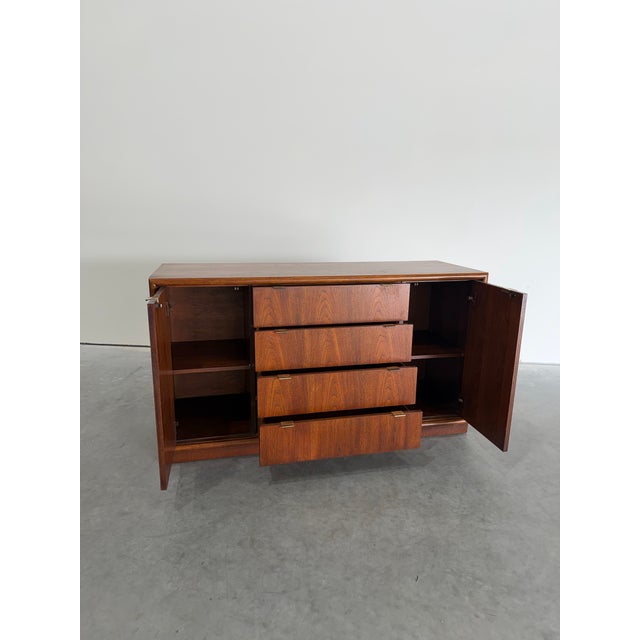 Mid-Century Modern Stanley 1970’s Petite Credenza For Sale - Image 3 of 9