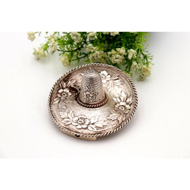 Silver Sombrero Toothpick Holder with Reliefs and Applications For Sale - Image 6 of 6