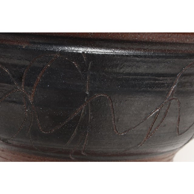 Large Vintage Maroon and Charcoal Sgraffito Ceramic Planter by Deanna Nichols For Sale - Image 10 of 14