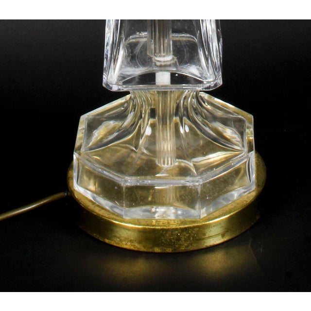 1960s Mid-Century Glass & Brass Obelisk Table Lamp For Sale - Image 5 of 7