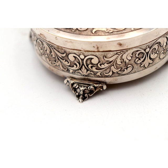 Circular Silver Box with Reliefs and Monogram Card, in Good conditions. Designed 1920 to 1949
