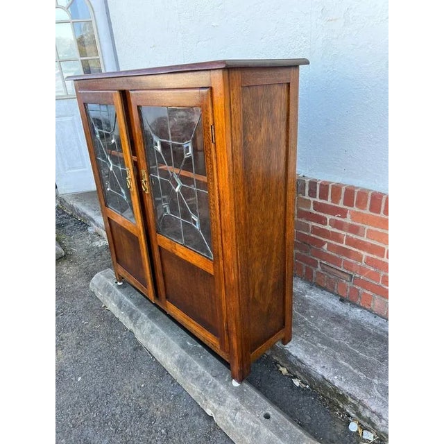 Antique Early 20th Century Arts & Crafts Mission Style Leaded Glass Oak Bookcase For Sale In Washington DC - Image 6 of 11