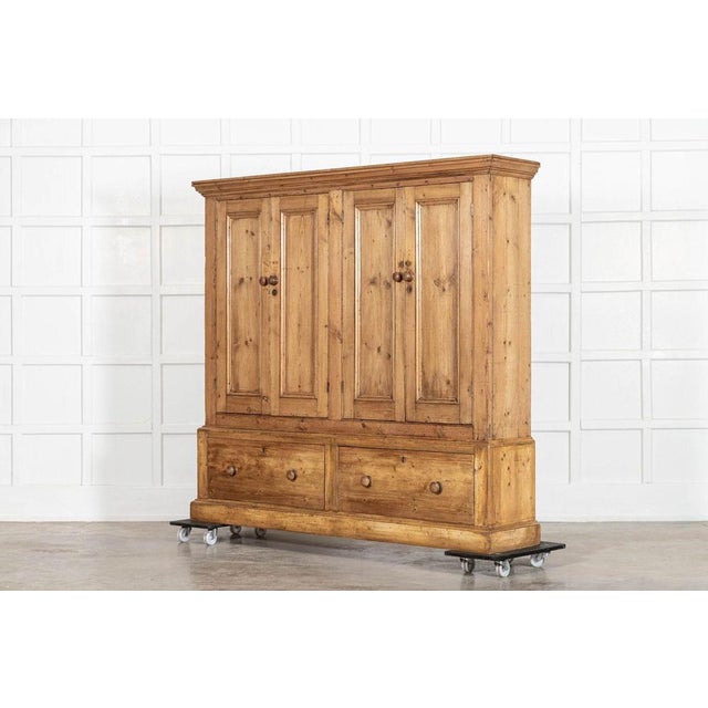 Late 19th Century Monumental 19th Century English Pine Housekeepers Cupboard, 1880s For Sale - Image 5 of 16