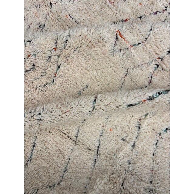Early 21st Century Vintage Moroccan Beni Ouarain Handmade Rug in Wool, 2010s For Sale - Image 5 of 9