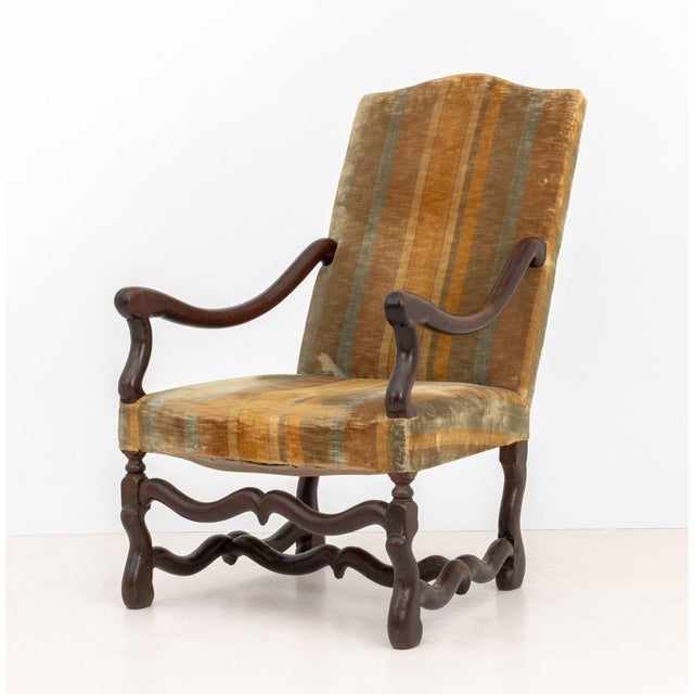 French Louis XIII Walnut and Velvet Upholstery Fauteuils, 17th Century, Pair For Sale - Image 3 of 7