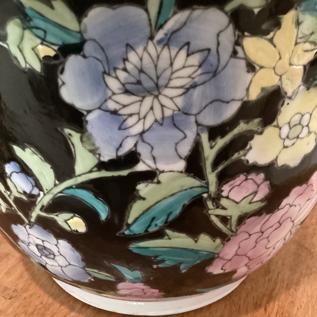 Black Vintage Chinese Hand Painted Family Noire Porcelain Jardiniere/Cachepot For Sale - Image 8 of 12