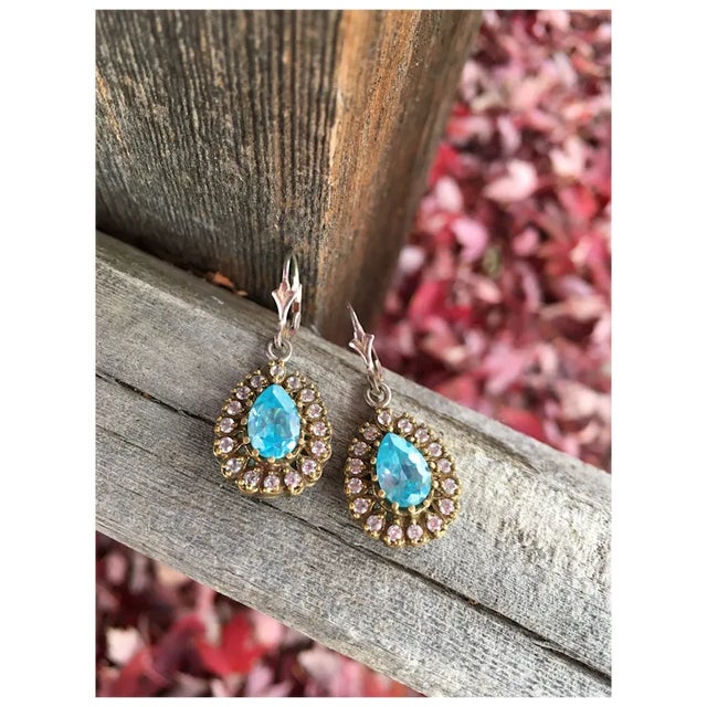 French 1940s Pair of Teardrop Blue Topaz Earrings For Sale - Image 3 of 10