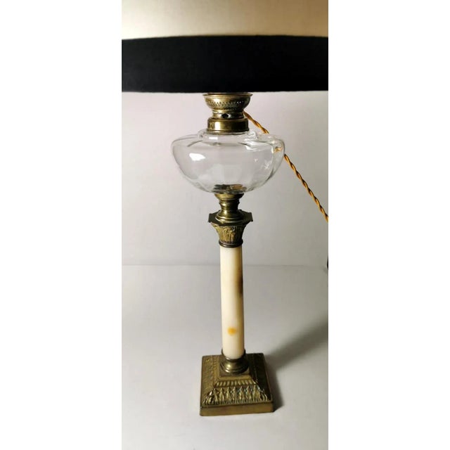 Classical Roman Napoleon III Style Corinthian Column-Shaped Table Lamp in Marble, France For Sale - Image 3 of 13