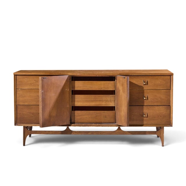 Broyhill Brasilia Mid Century Walnut and Brass Lowboy 9 Drawer Dresser For Sale In Chicago - Image 6 of 10